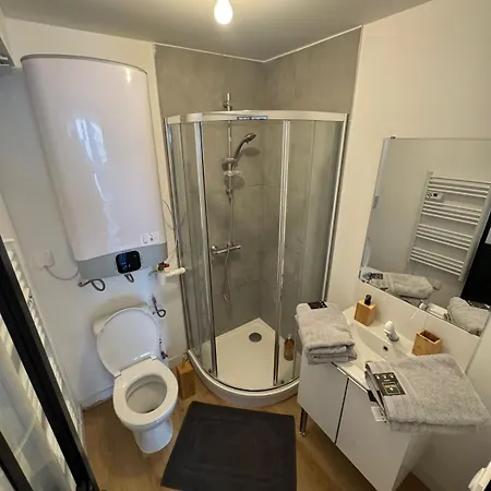 Logement 5 Parking Prive Gratuit Sous Video Surveillance